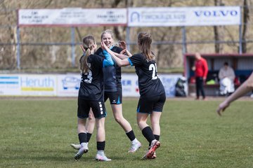 Bild 100 - wBJ VfL Pinneberg - Waldd�rfer SV : Ergebnis: 5:0